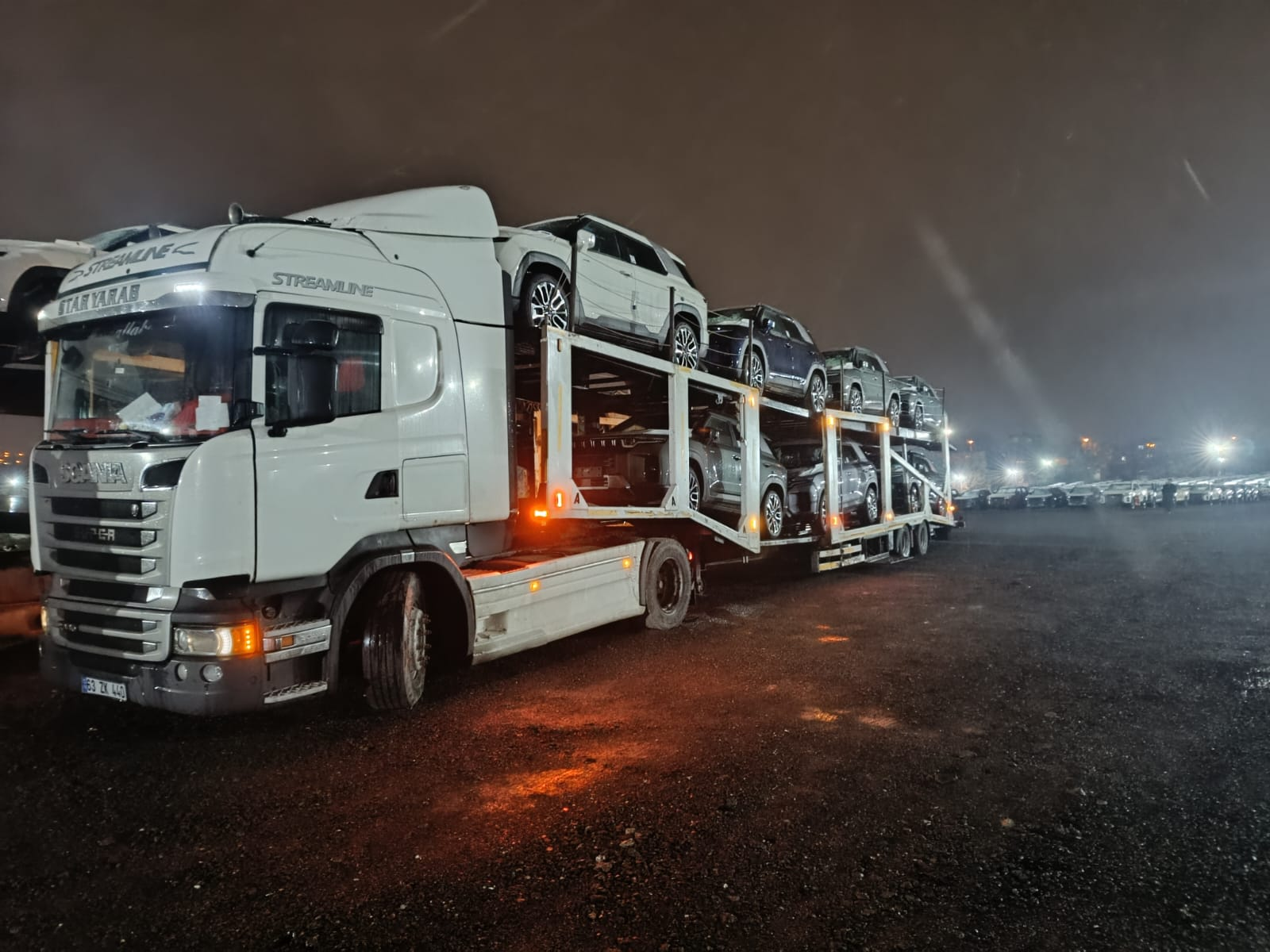 Dervişoğlu Lojistik araç taşıyıcı - gece yükleme